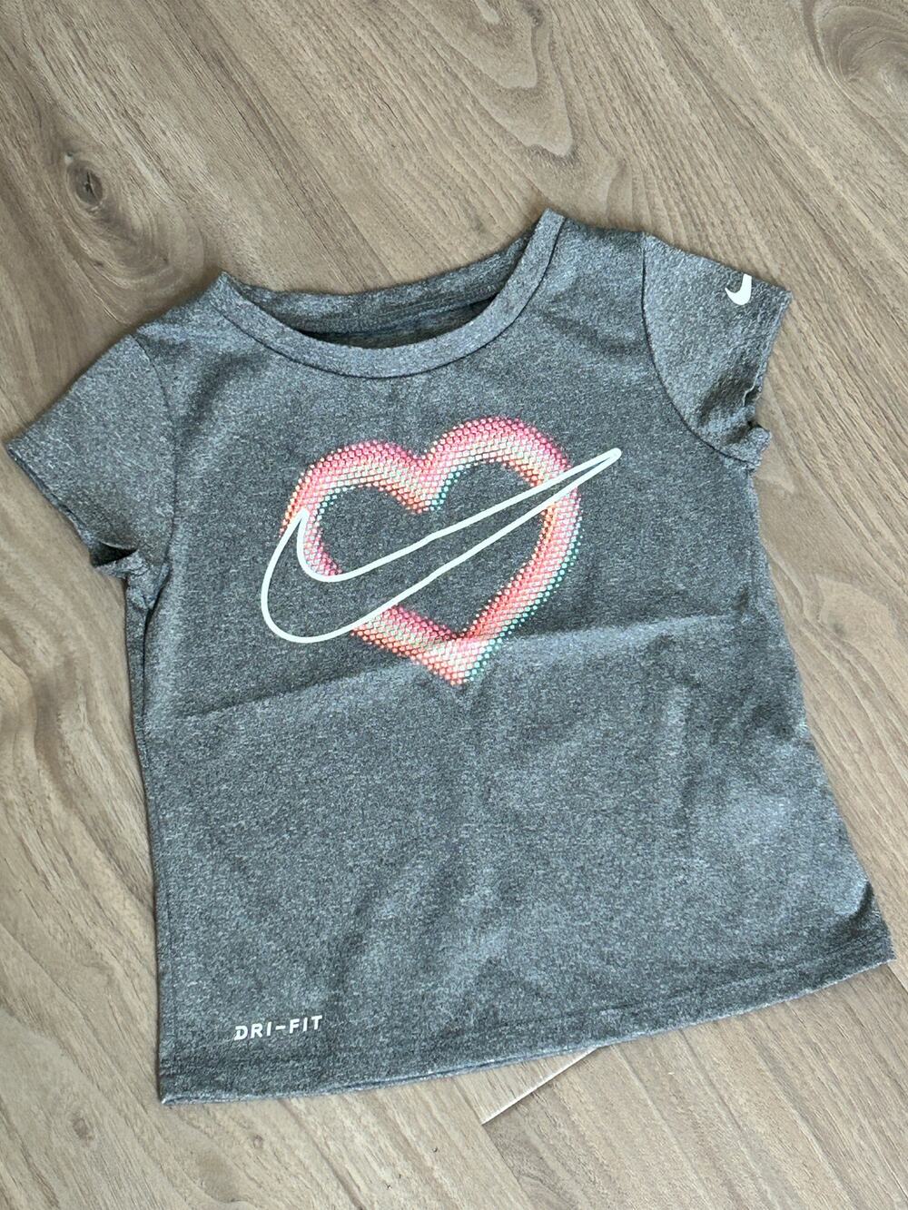 Girls Nike 4T Athletic Graphic T-Shirt with Heart and Logo on Chest
